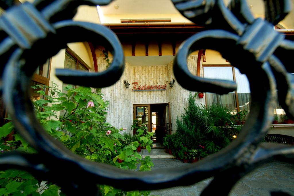 Family Hotel St. Constantine And Helena Ivaylovgrad Ngoại thất bức ảnh