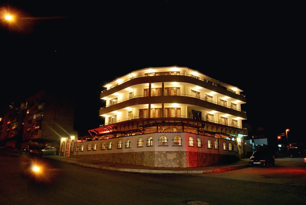 Family Hotel St. Constantine And Helena Ivaylovgrad Ngoại thất bức ảnh