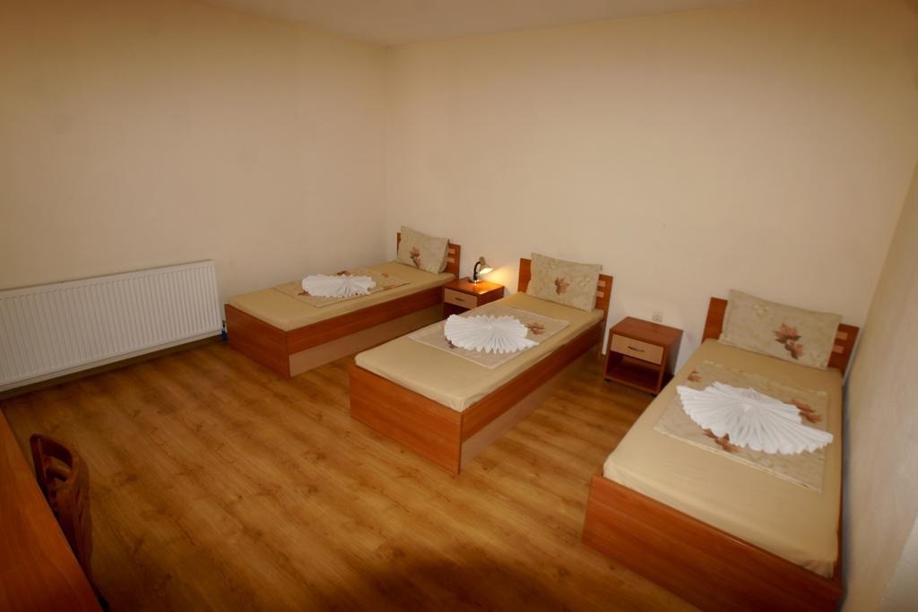 Family Hotel St. Constantine And Helena Ivaylovgrad Phòng bức ảnh
