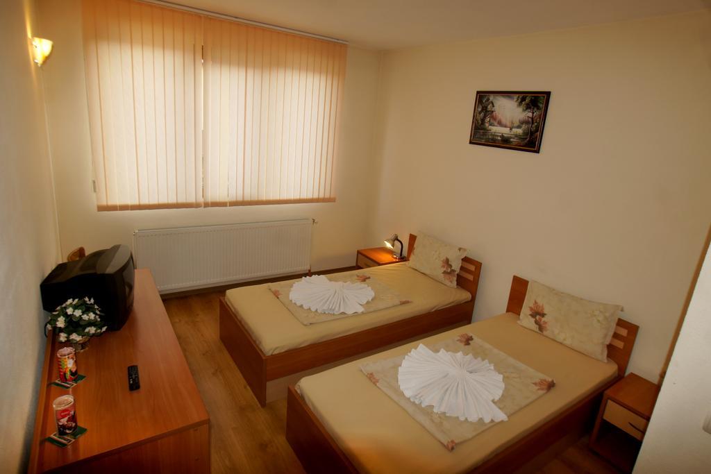 Family Hotel St. Constantine And Helena Ivaylovgrad Phòng bức ảnh