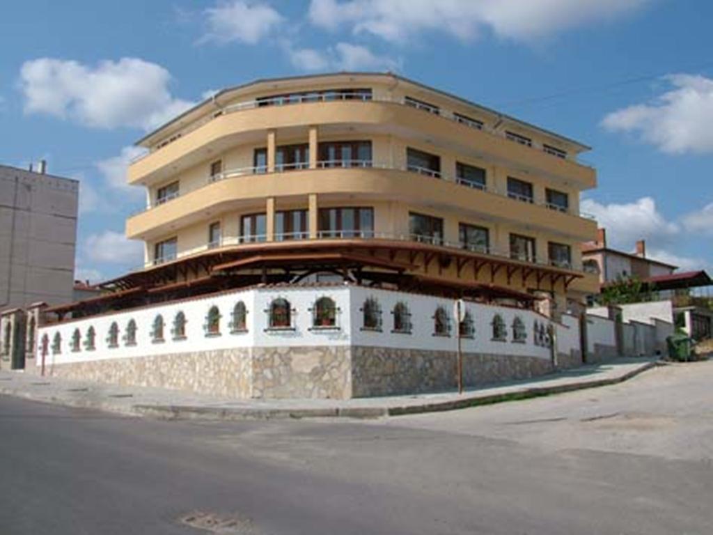 Family Hotel St. Constantine And Helena Ivaylovgrad Ngoại thất bức ảnh